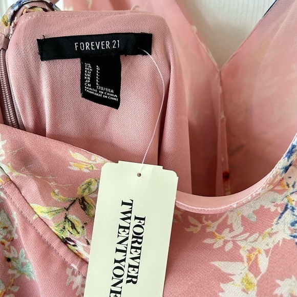 Forever 21 Floral Jumspuit - Picture 6 of 7